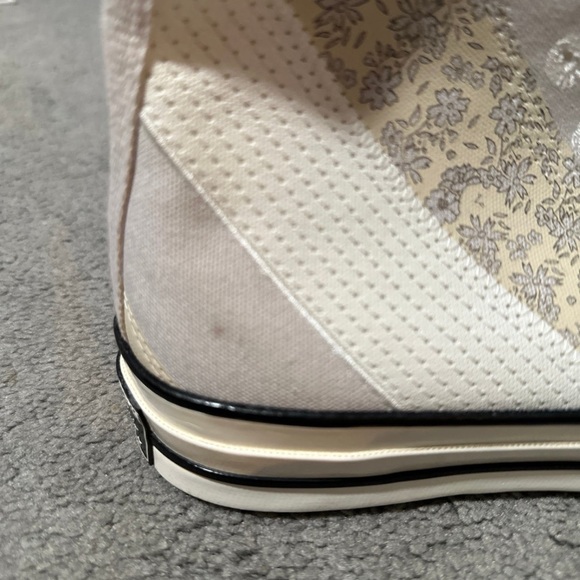 Women’s Vintage High Top Converse - Picture 3 of 3